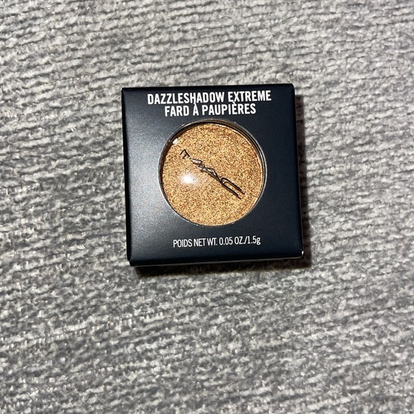 NIB MAC DAZZLESHADOW EXTREME Eyeshadow - Picture 5 of 7